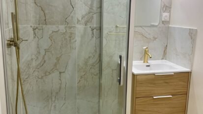 Salle de douche appartement Baudelaire Résidence Hyacinthe Lorient