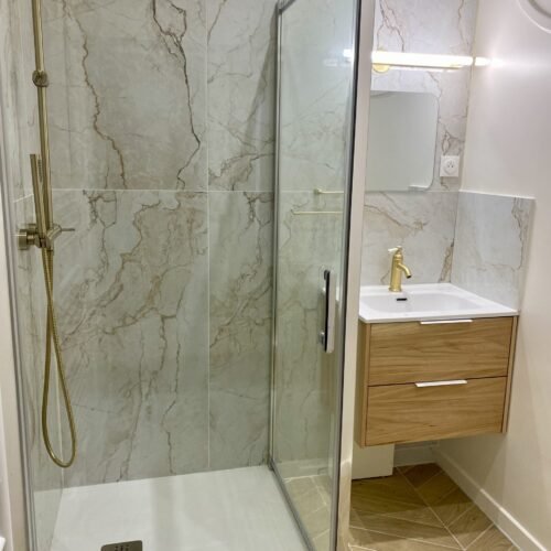 Salle de douche appartement Baudelaire Résidence Hyacinthe Lorient
