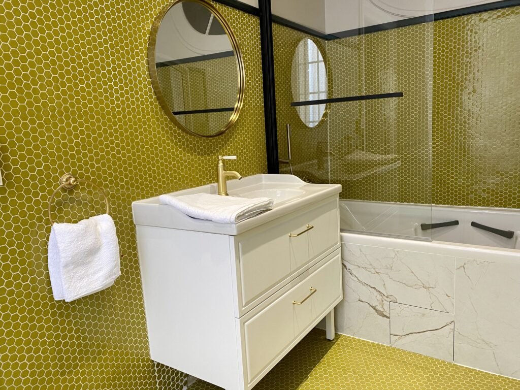 Vue d'ensemble salle de bain parentale Résidence Hyacinthe Lorient