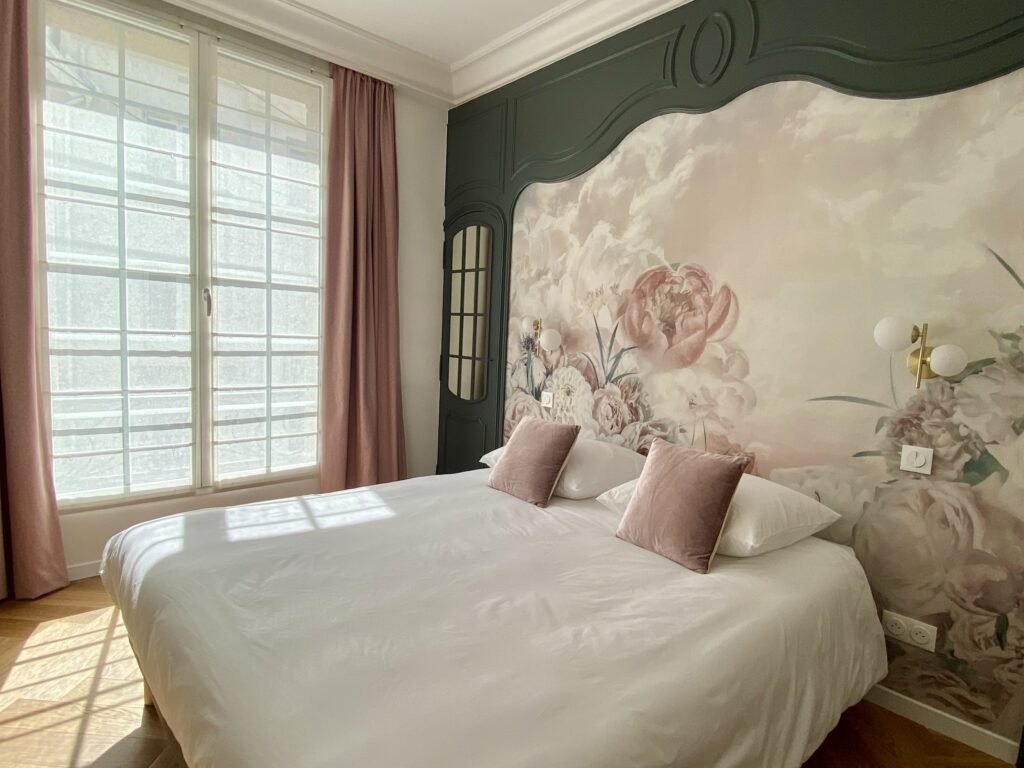 Belle chambre avec moulures Baudelaire